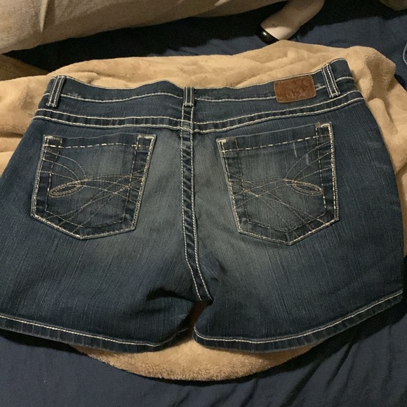Bke women shorts size 32 - Picture 2 of 2